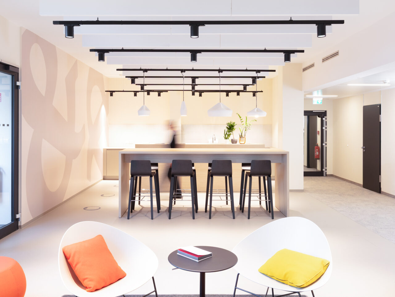 Innenarchitektur des C&A HUB, geplant von Nattler Architekten.