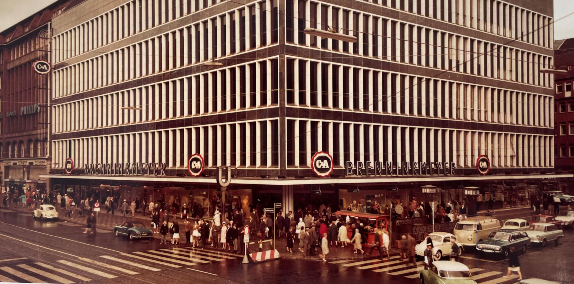 Historische Straßenansicht des C&A-Kaufhauses in Hamburg