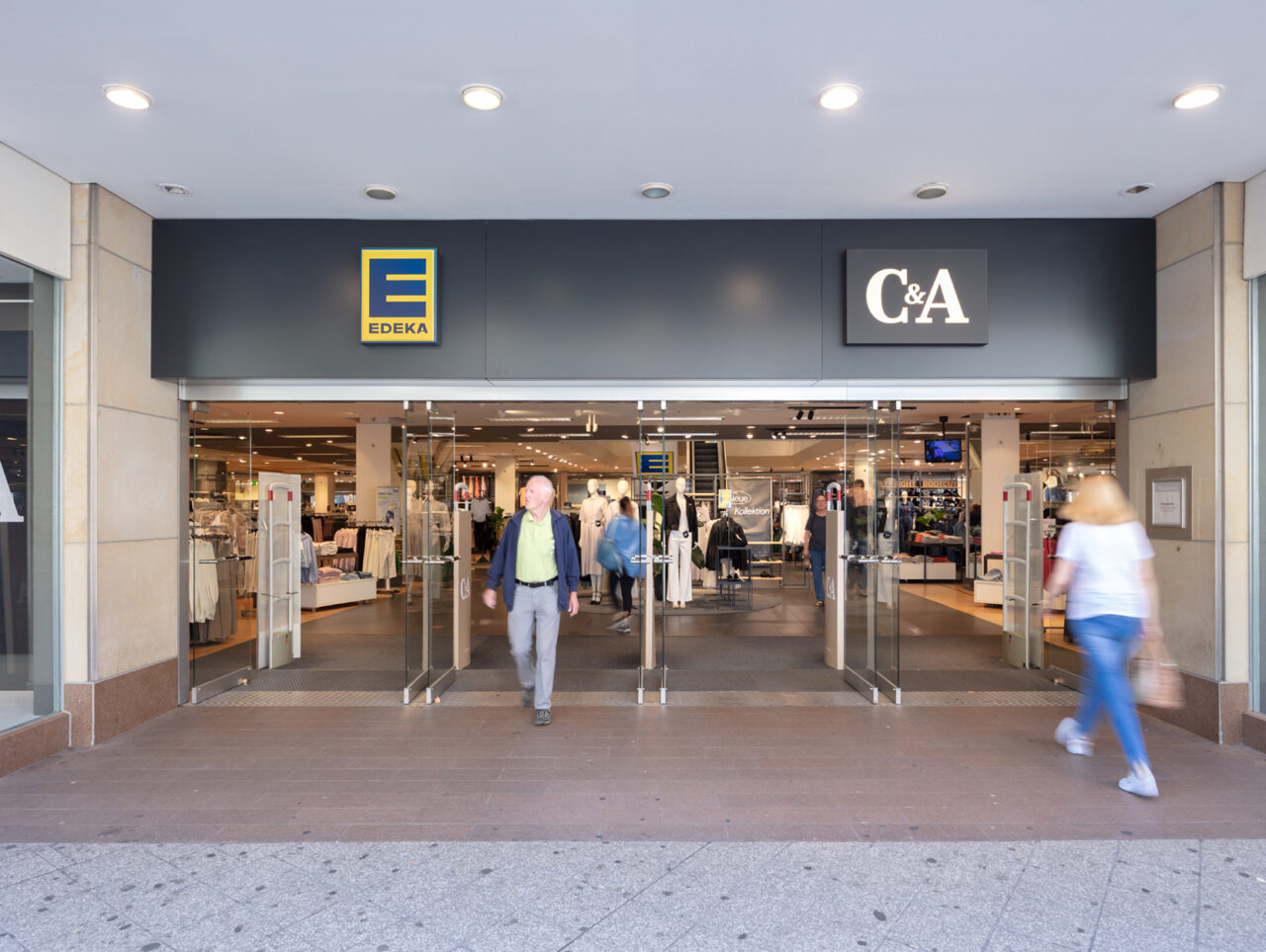 C&A und EDEKA im Kaufhaus in Nürnberg