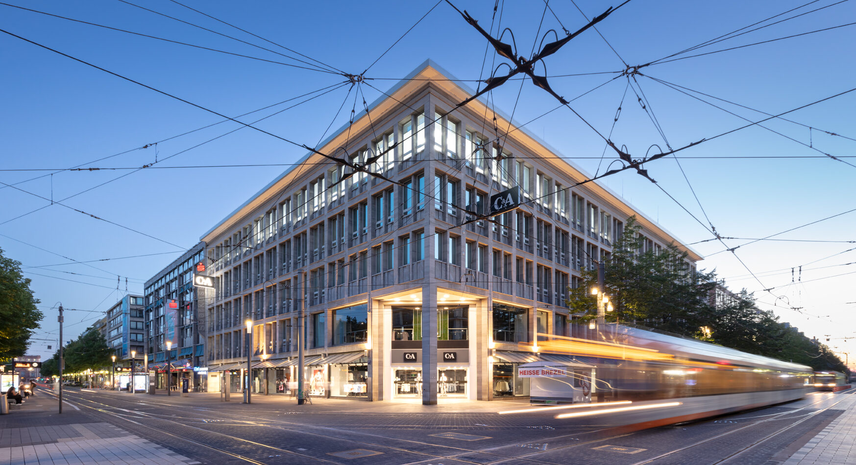 Außenansicht des C&A-Kaufhauses in Mannheim