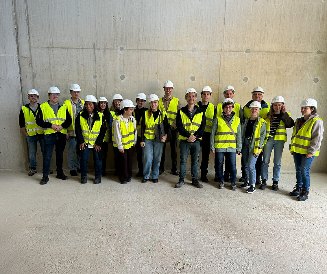 Team von Nattler Architekten bei der Baustellenbesichtigung des Ersatzneubaus NA an der Ruhr-Universität Bochum.